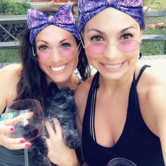 Meet your Posher, Jenn - Picture 1 of 1